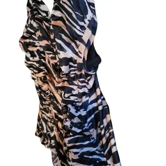 Womans One Piece Swim Bathing Suit size 16 shirred gathered  front - Picture 2 of 8